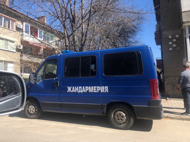 Продължават проверките на адреси в Казнлък, включи се и жандармерия