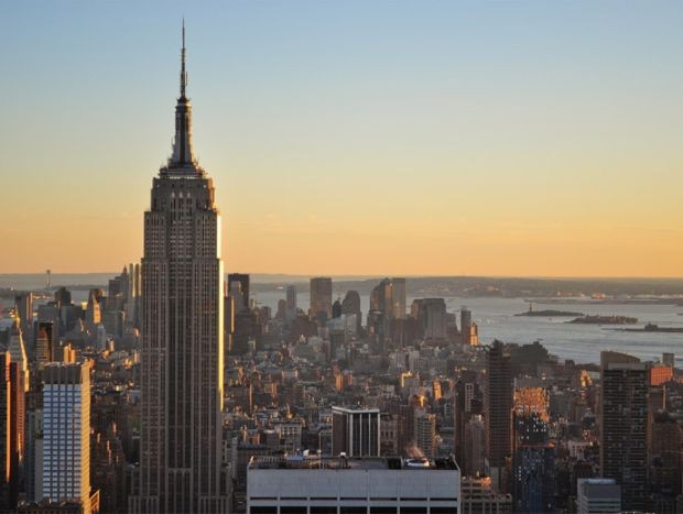 Небостъргачът Емпайър стейт билдинг в Ню Йорк ще бъде осветен