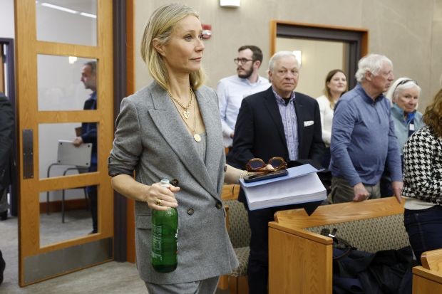 Съдия отхвърли предложението на правния екип на актрисата Гуинет Полтроу