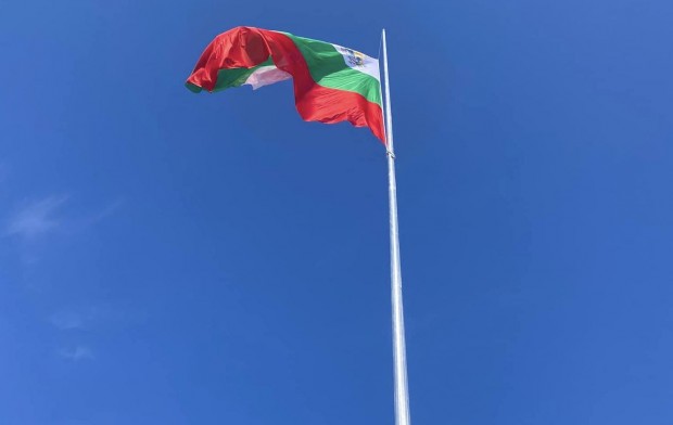 Българското знаме вече е на най-високия пилон - на Околовръстното на Пловдив