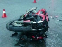 Моторист е с тежки травми след удар в стълб в Пловдив