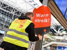 Стачки парализират железопътния и въздушния транспорт в Германия