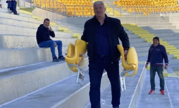 TD Кметът на Пловдив пристигна днес на стадион Христо Ботев за