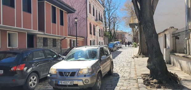 </TD
>Проблемът с достъпа и паркирането на автомобили в Стария Пловдив