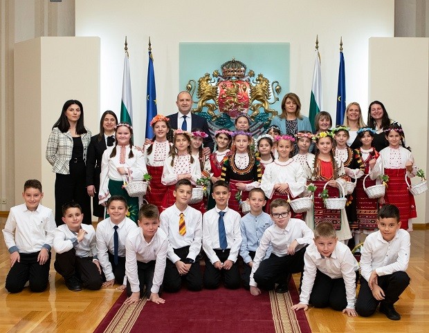 Държавният глава Румен Радев прие в президентската институция ученици от