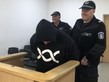 Бомбаджията от гарата към полицай: Ей, таралясник, мен сега държавата ме издържа!