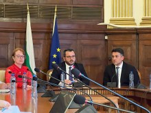 Министърът на земеделието: Чакаме официален документ защо са задържани българските кораби в Румъния