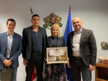 Връчиха грамота на български туроператор, получил признание за рекорд