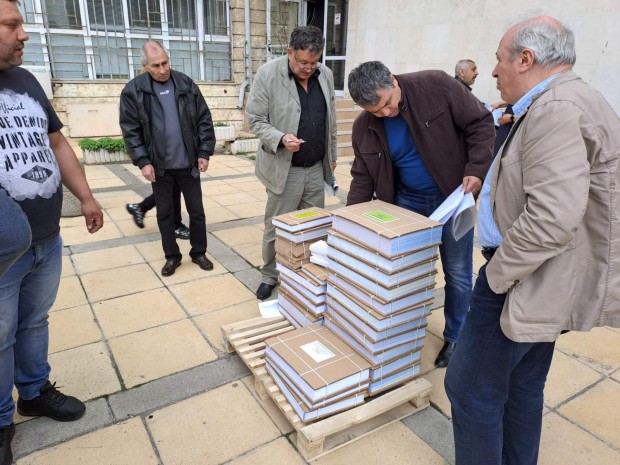 Бюлетините за вота на 2 април пристигнаха в Разград