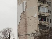 Директорката на ДГ "Кремена"- Пловдив: Имало е уплашени деца при силния трясък от падналата топлоизолация