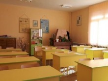 Разпуснаха още едно училище в Бургас след заплаха за взрив