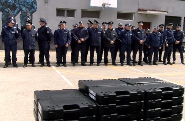Нови оръжия за полицаите в Пловдив