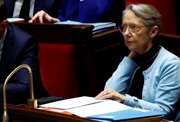 Премиерът на Франция покани синдикатите да обсъдят пенсионната реформа