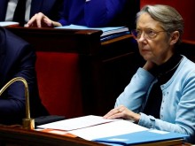 Премиерът на Франция покани синдикатите да обсъдят пенсионната реформа