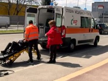 23-годишна е шофирала БМВ-то, катастрофирало в Пловдив, откарват я с линейка