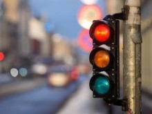 Българин е длъжен да плати 100 евро глоба за преминаване на червен светофар в Нидерландия