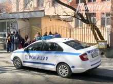 Вижте какво се случва пред училище "Св. Паисий Хилендарски", евакуираха децата