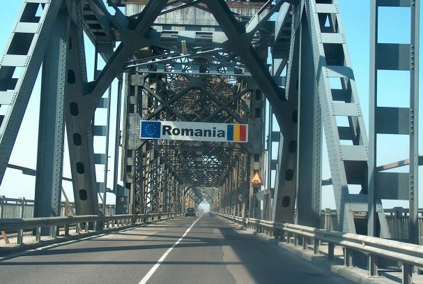 Протест на зърнопроизводителите около ГКПП "Дунав мост-Русе" и днес