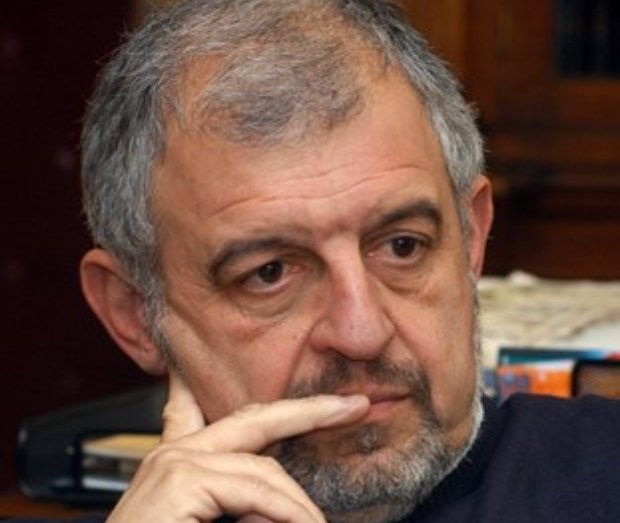 Проф. Илчев: Учебните програми са излишно подробни и спъват учениците като букаи 