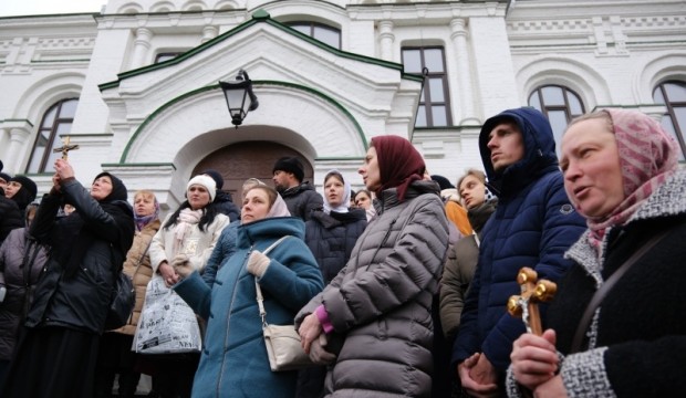Втори пореден ден представителите на УПЦ МП отказват да напускат Киево-Печорската лавра