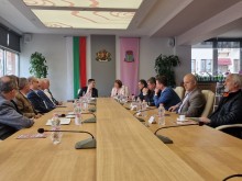 Служебният министър на икономиката Никола Стоянов бе на посещение в Казанлък