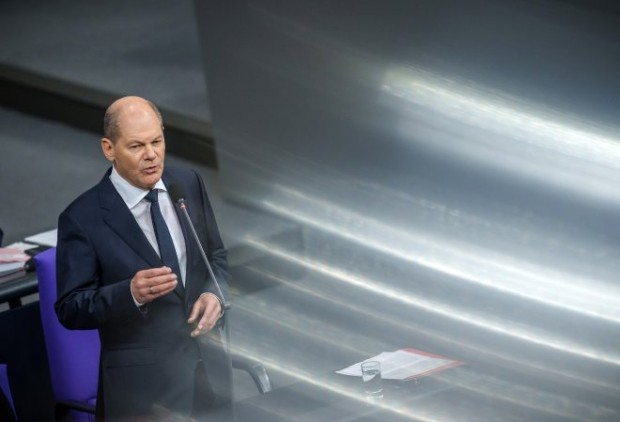 Над 200 политици от ГСДП призоваха Шолц към преговори за Украйна