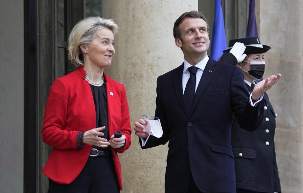 Макрон ще се срещне с председателя на ЕК в Париж преди пътуването до Китай