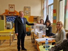 Радомир Чолаков гласува за възстановяване на държавността и достоен живот на българите