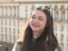 Крисия гласува за първи път и даде съвет на политиците