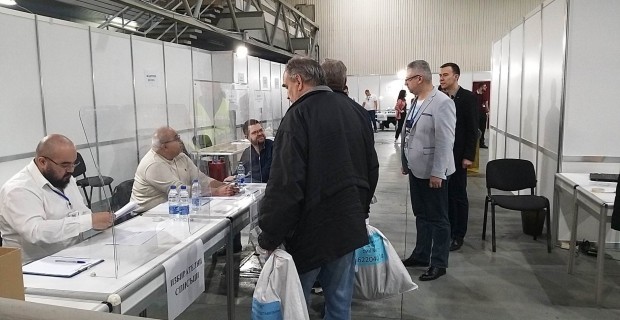 Първите чували с изборни книжа вече пристигнаха в РИК 16 в Пловдив