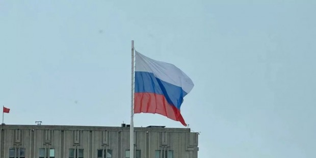 Руското знаме вече се вее над администрацията в Бахмут