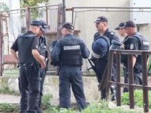 Бой пред магазин в Пловдив, извикаха полиция и линейка