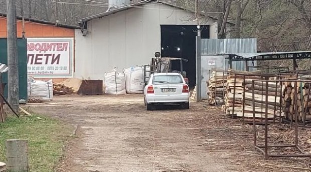 ГДБОП с акция срещу наркотици, влезе в цех за пелети в село Полена