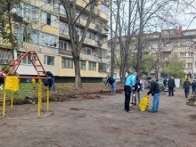С участието на доброволци стартира традиционната кампания по пролетното почистване в София