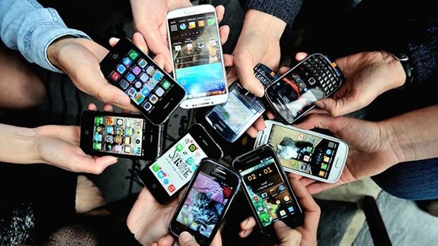 MailOnline разглежда еволюцията на мобилния телефон през последните 50 годиниПървият