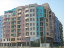 Принуждават собственици на жилища да плащат, за да спрат пред дома си