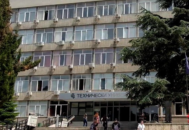Ректорът на Техническия университет във Варна подписа заповед с която
