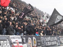 Фенклубът на Локо: Докога ще се фаворизира бездънната яма на бул. "ИзтОчен" 10?