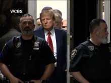 Тръмп влезе в залата на съда в Манхатан