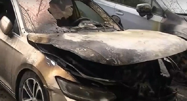 TD Запалени автомобила в централната част на Русе През нощта срещу