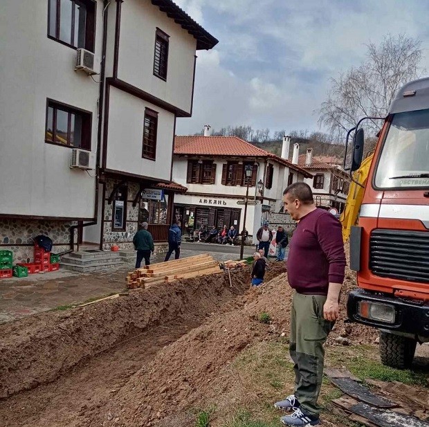 В Златоград започна и втората част на проекта за благоустрояване на улици с павета