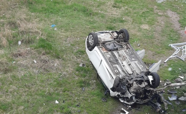 Шофьорът от падналия автомобил от мост в София е закаран в безсъзнание в болница