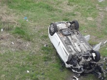 Шофьорът от падналия автомобил от мост в София е закаран в безсъзнание в болница