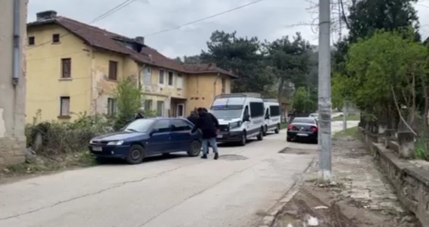 Разпитите в Горна Оряховица продължават