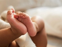 Медици изродиха бебе чрез указания по телефона