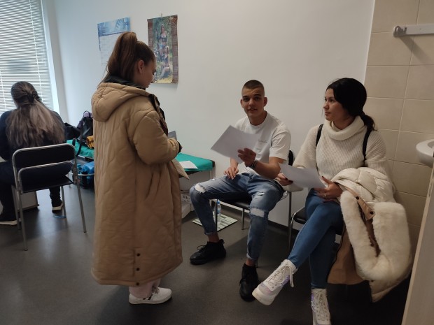 Абитуриенти от Строителната гимназия в Бургас дариха кръв за нуждаещи се