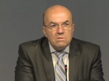 Министър Милков: Трябва да се улесни провеждането на вота извън страната