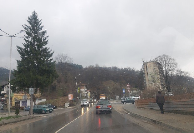Мокри и обработени срещу заледяване са пътищата в област Смолян