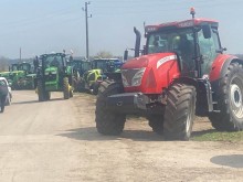 10 зърнопроизводители от Сливен се включиха днес в националния протест на земеделците