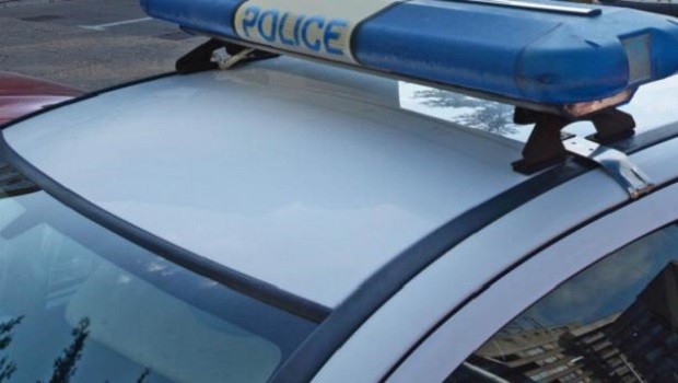 19 годишен шофьор се заби в спирка в крумовградското село Подрумче съобщиха от полицията При